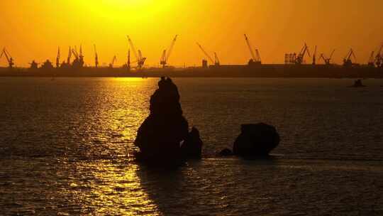 日落夕阳下的碣石大海港口