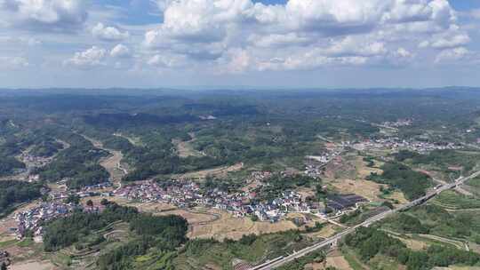 山川丘陵美丽乡村田园秋收景色航拍