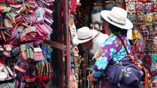 西藏拉萨八廓街大昭寺藏族人文游客