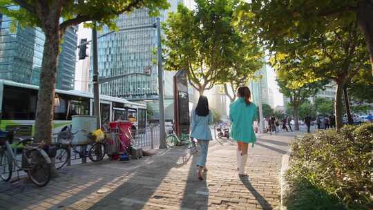 上海疫情街头人文生活外滩人群繁华都市夜景