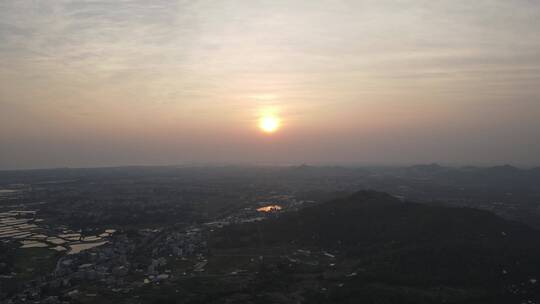 山野黄昏日落