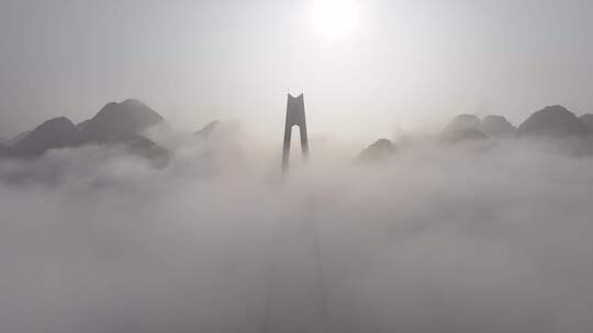 平塘大桥平流雾航拍