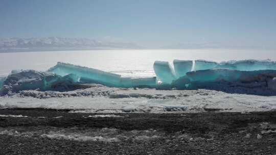 赛里木湖 新疆博尔塔拉 冰推 4k航拍视频素材模板下载