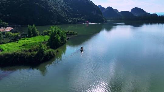 普者黑风景小船