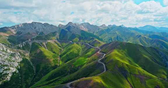 新疆伊犁伊昭公路自然美景