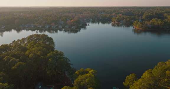 Lake， Pinehurst，Vill