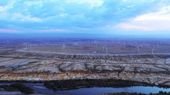 新疆风力发电机群