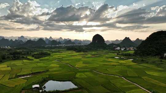 桂林山水喀斯特地貌自然风光