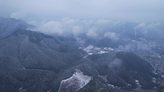 4K雪天冬季城镇航拍素材