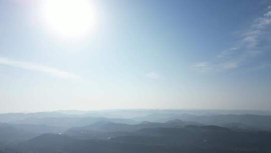 山川云雾千里江山