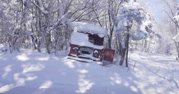 长白山雪岭冬季风光