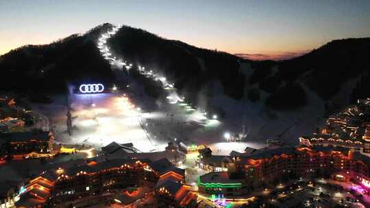 冬季 滑雪场 航拍 夜景-1