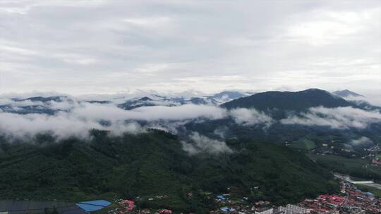 航拍清晨东北山区