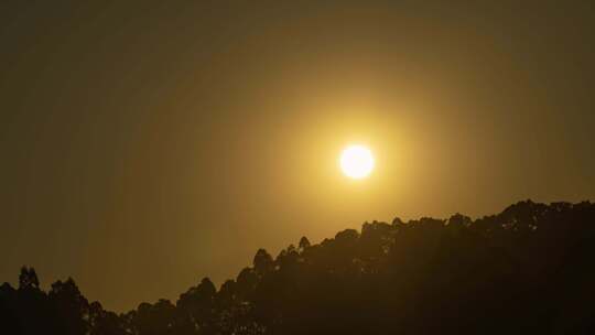 太阳在山头落下延时特写镜头