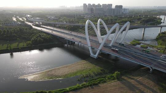 西咸新区沣东新城镐京大桥发展地铁5号线