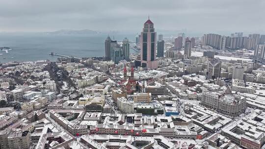 山东青岛老城区中山路栈桥上街里雪景视频素材模板下载