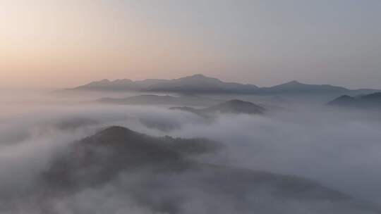 航拍千山云海朝阳