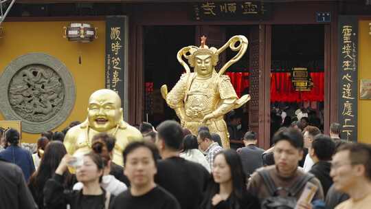 杭州灵顺寺北高峰寺庙人流游客