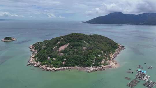 海上岛屿海岛大海蓝色海洋风景航拍