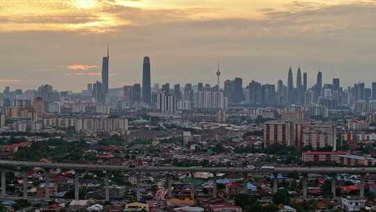 马来西亚吉隆坡莫迪卡石油双子塔蓝调夜景