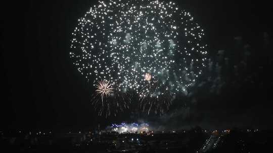 烟花庆祝新年烟花爆炸