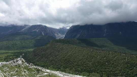 山峰高山蓝天白云云彩彩云山脉草原森林