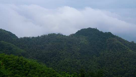 云雾缭绕的大山高山延时摄影