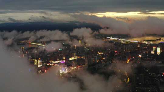 航拍宜昌雨后云雾缭绕的城市风景