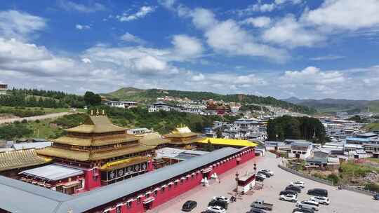 高山峡谷郎木寺发现式航拍