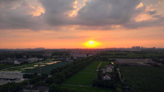 城市郊野夕阳日落延时航拍