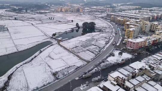 大片即视感航拍，晶莹剔透的城市雪景