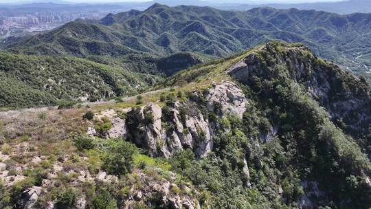 航拍威海里口山里口顶绝望坡秋季山野风景视频素材模板下载