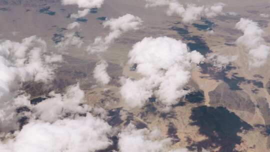 俯瞰大地 天上的云 飞机航拍视角 云层 地貌