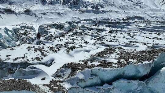 大气震撼航拍冬季来古冰川近景