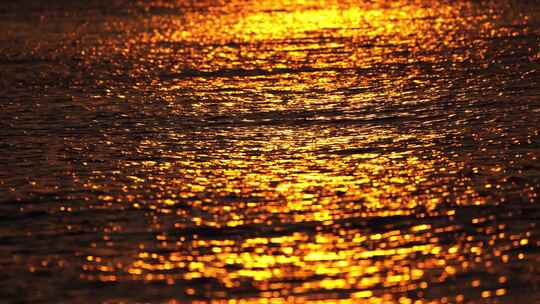日落黄昏下的海面