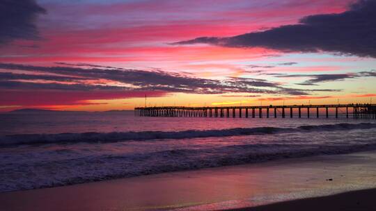 美丽的红橙色日落海岸线视频素材模板下载