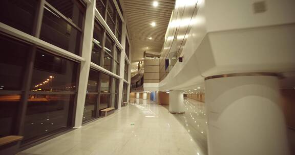 胶东机场内部空镜