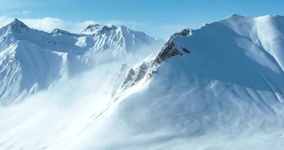 雪山的美丽风景