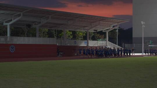 清晨学生列队晨跑