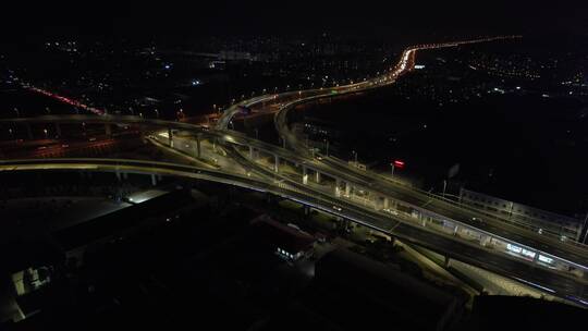 青岛市城阳区黑龙江路立交桥车流夜间航拍