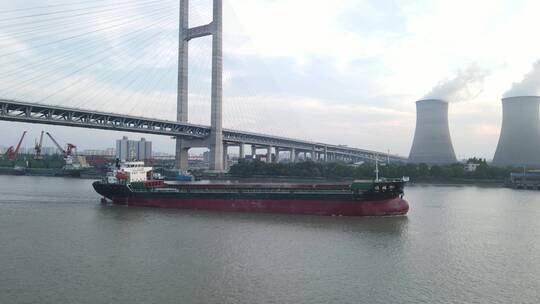 上海黄浦江货轮4K航拍