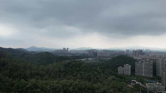 大雨将至的东莞黄旗山航拍