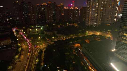上海市外滩陆家嘴商业区高楼大厦摩天大楼车