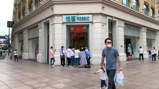 南京东路步行街街景