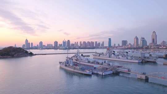 4K航拍青岛夕阳海港轮船海景