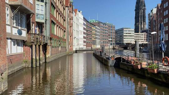 德国汉堡的一条水渠视频素材模板下载