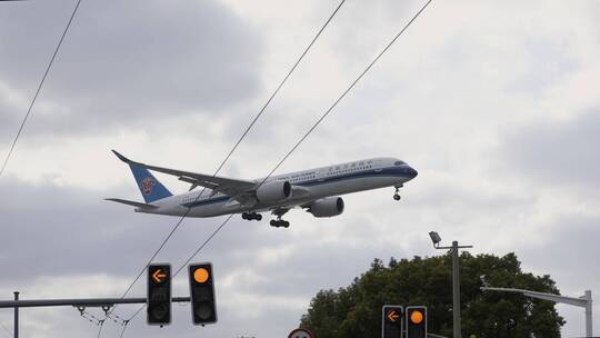 4K飞机降落低飞航空公司宣传片