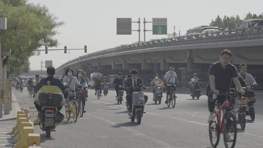 城市上班族  都市奋斗青年 上班出行