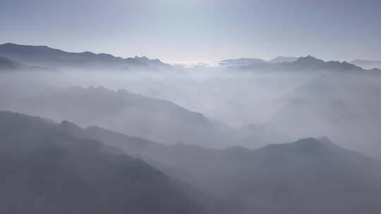 航拍秦岭山脉秋季风景云海