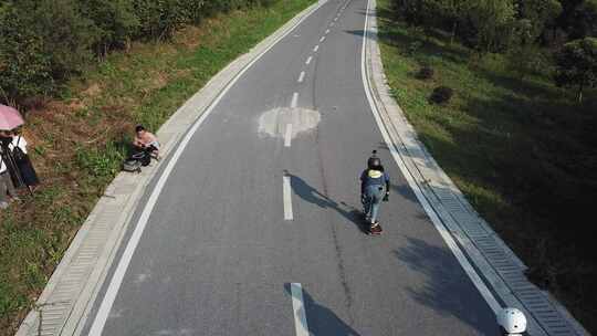 山路滑滑板